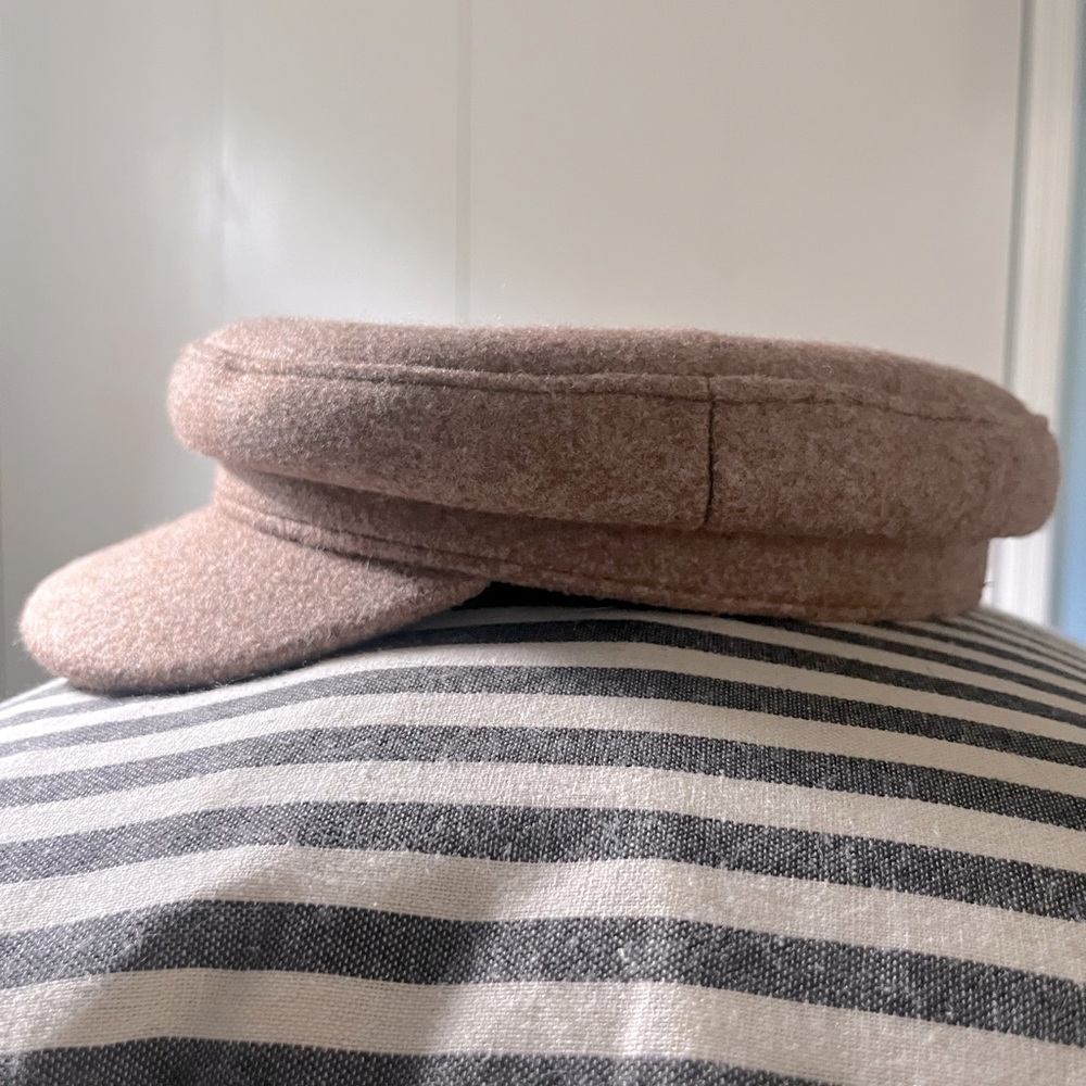 Fall 🍂 Womens Universal Thread Newsboy Hat/ Tan/Wool/ one size. cabbie hat.